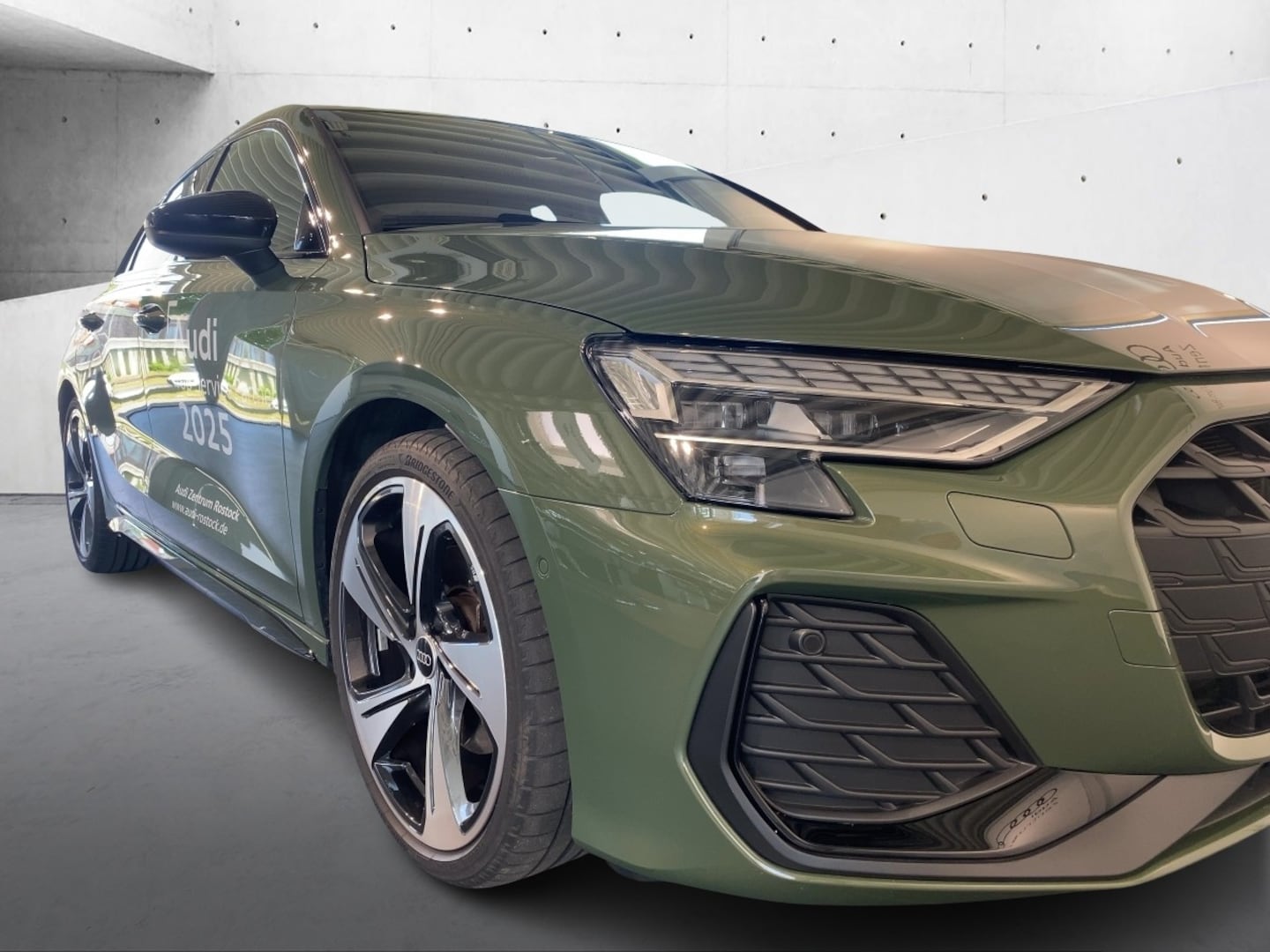 Bild über Audi A3 Sportback S line 35 TDI S tronic - für weitere Informationen kontaktieren Sie den Audi Partner