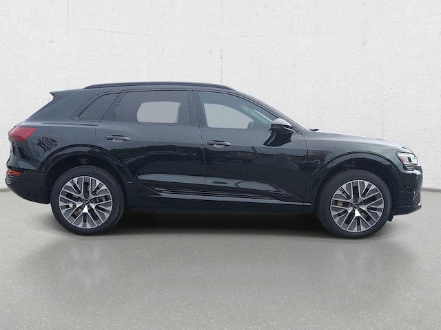 2024 Audi Q8 e-tron