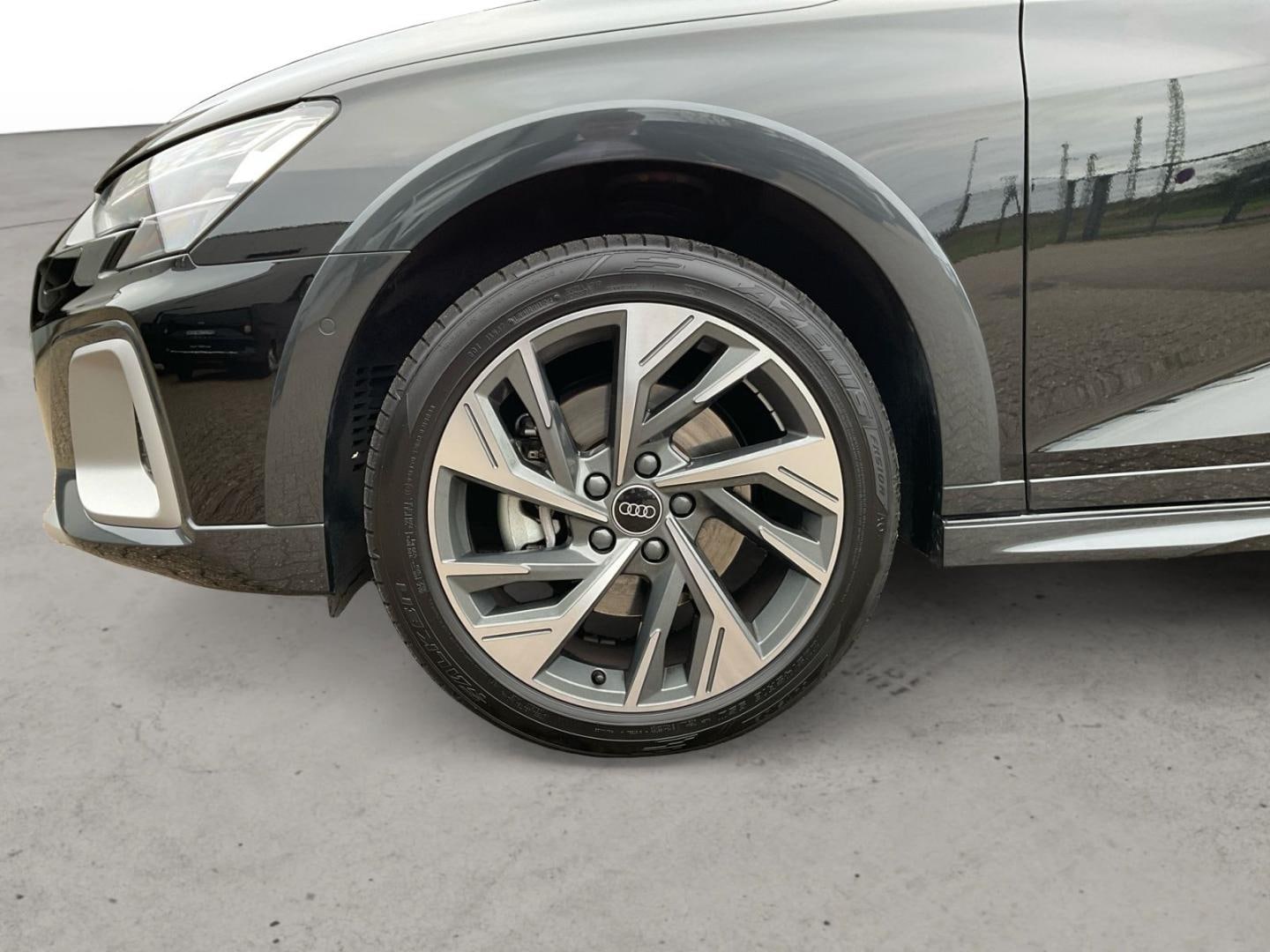 Bild über Audi A3 allstreet 35 TDI S tronic - für weitere Informationen kontaktieren Sie den Audi Partner