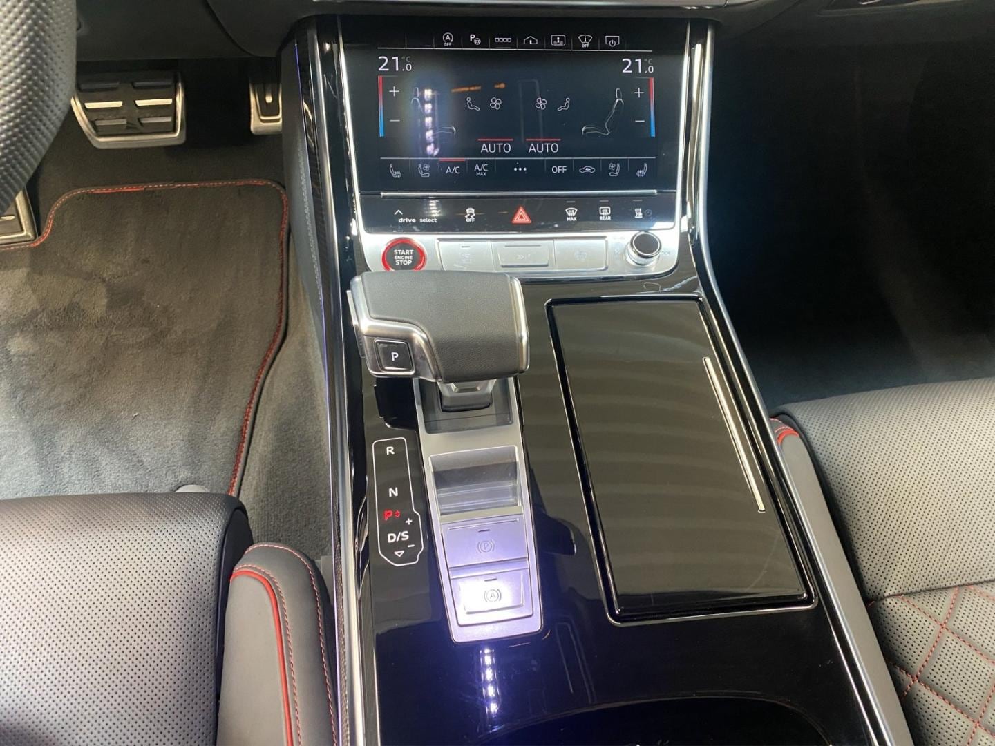 Bild über Audi S8 TFSI quattro tiptronic - für weitere Informationen kontaktieren Sie den Audi Partner