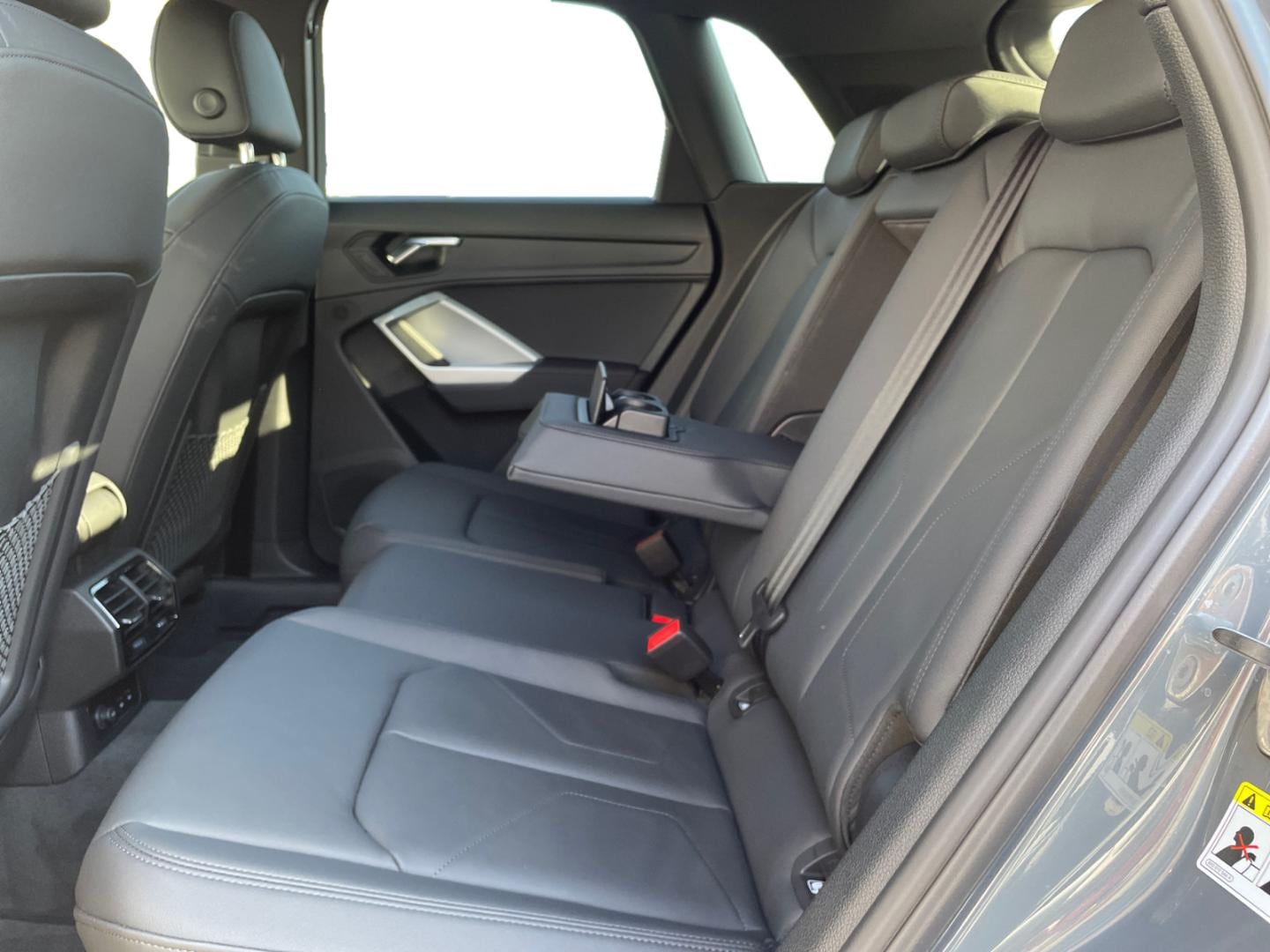 Bild über Audi Q3 advanced 40 TFSI quattro S tronic - für weitere Informationen kontaktieren Sie den Audi Partner