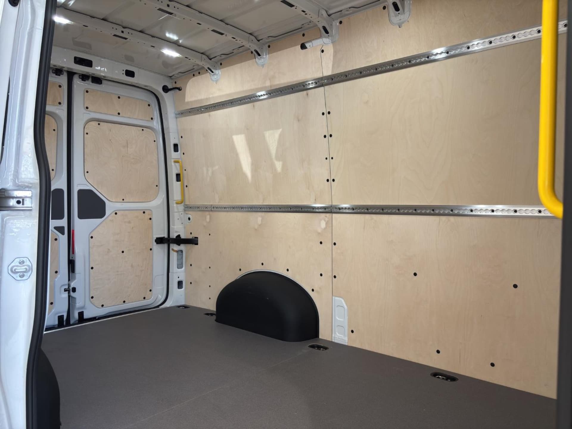 Volkswagen Crafter Kasten mittlerer Radstand