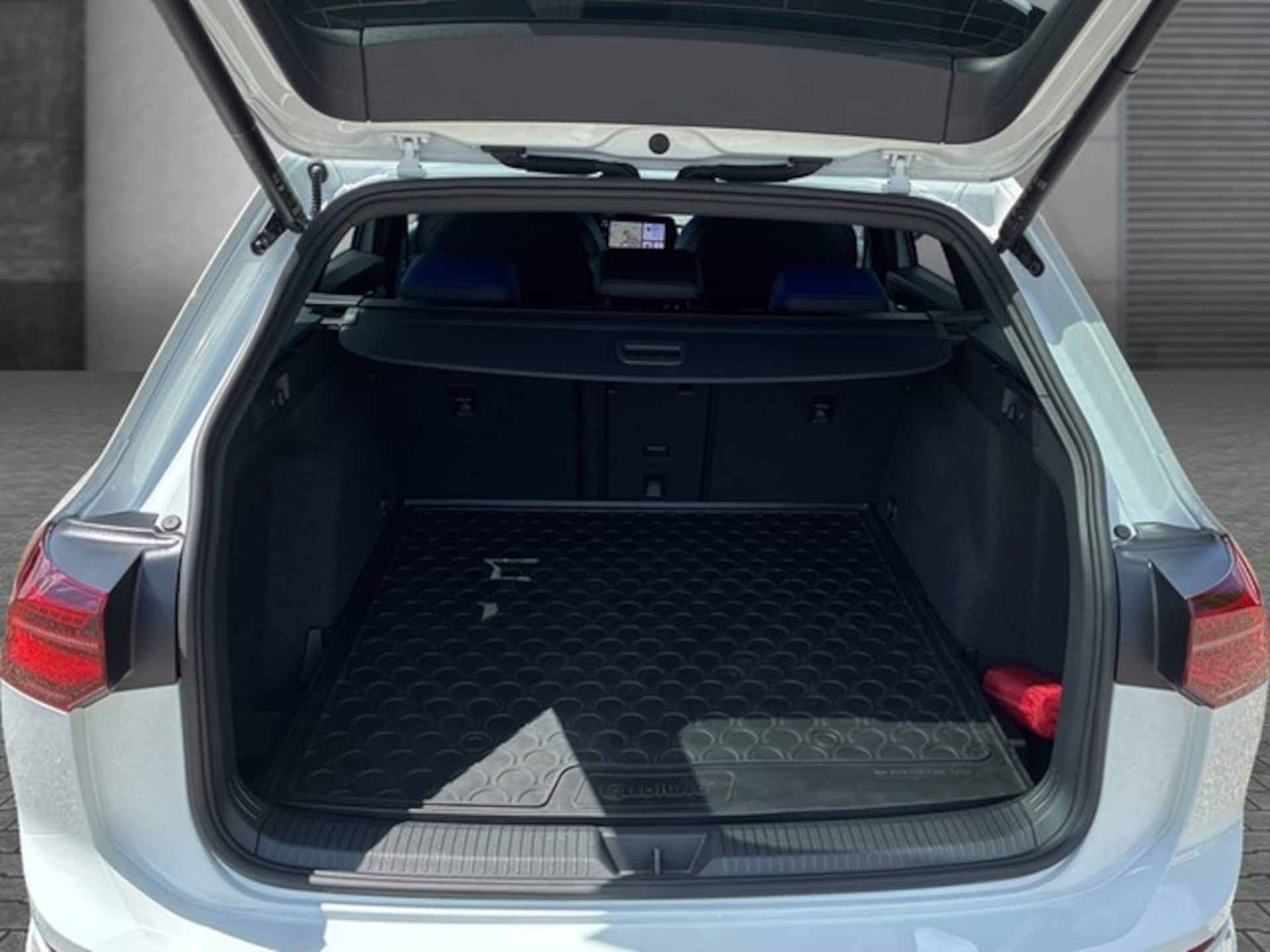 Volkswagen Golf Variant R