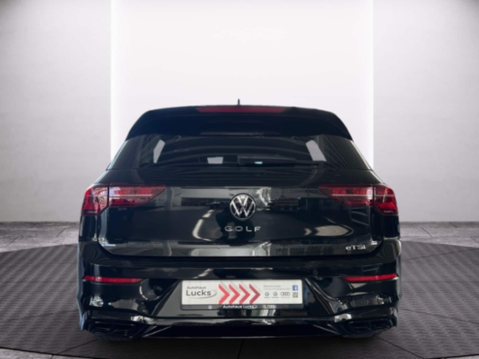Volkswagen Golf R-Line