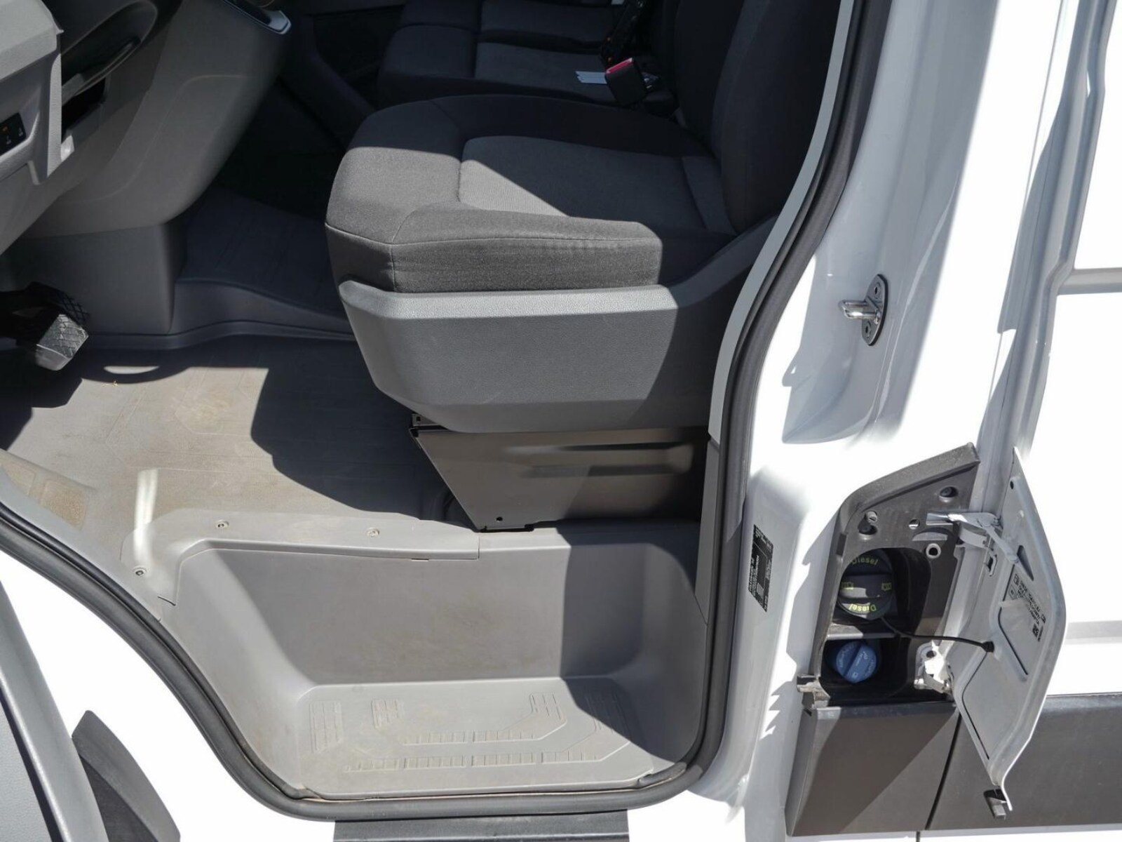 Volkswagen Crafter Kasten mittlerer Radstand – Bild 22