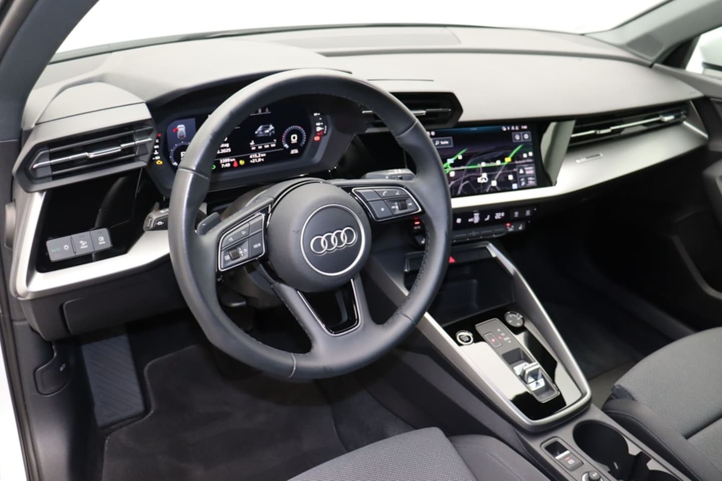 Bild über Audi A3 Sportback S line 35 TFSI S tronic - für weitere Informationen kontaktieren Sie den Audi Partner