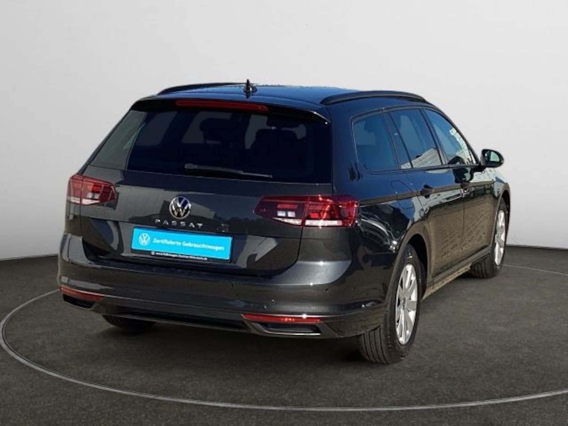 Volkswagen Passat Variant Basis-Modell