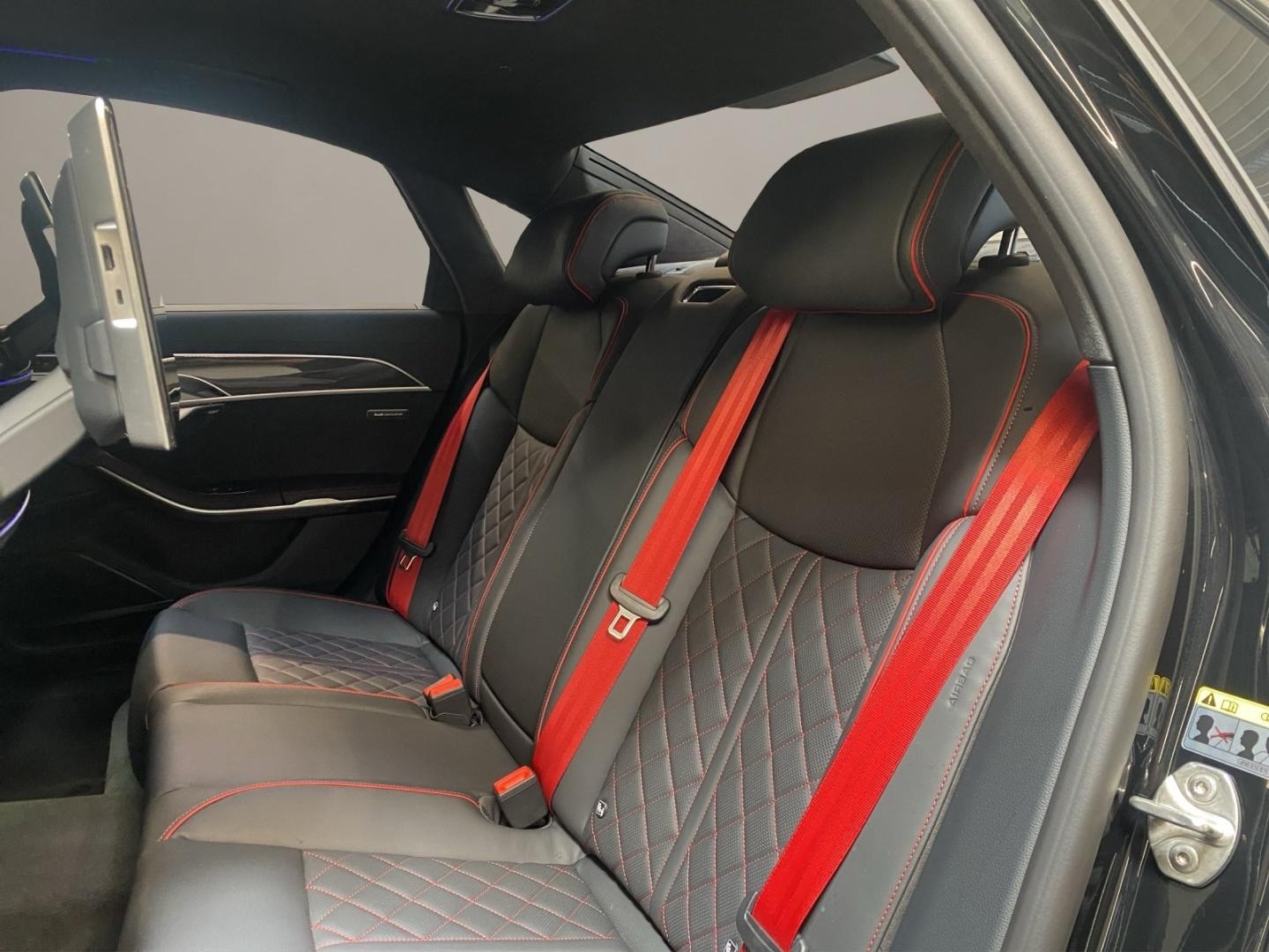 Bild über Audi S8 TFSI quattro tiptronic - für weitere Informationen kontaktieren Sie den Audi Partner
