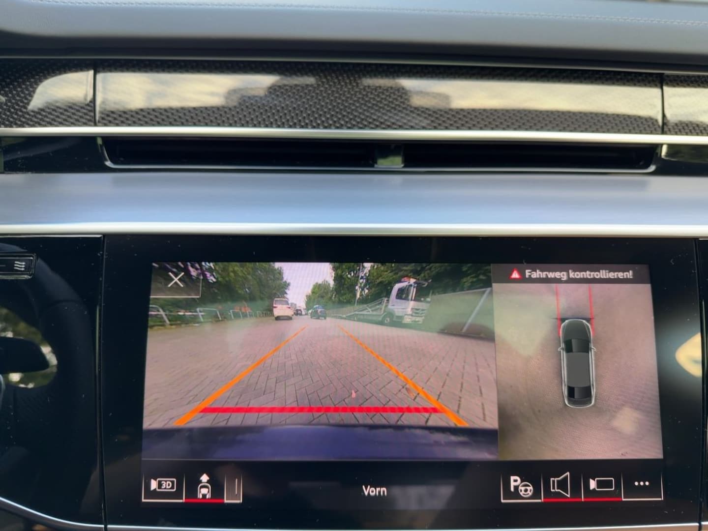 Bild über Audi S8 TFSI quattro tiptronic - für weitere Informationen kontaktieren Sie den Audi Partner