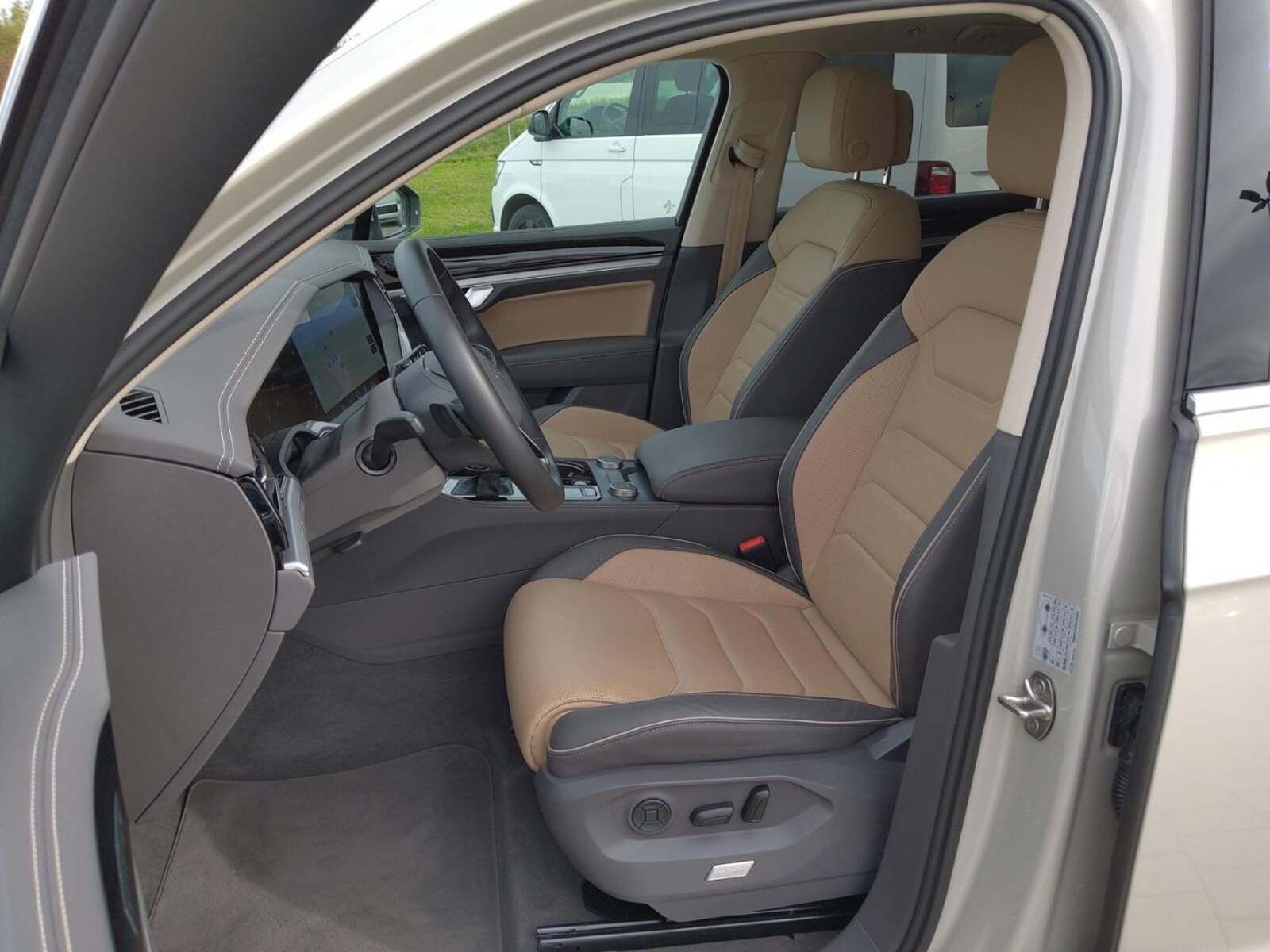 Volkswagen Touareg – Bild 12