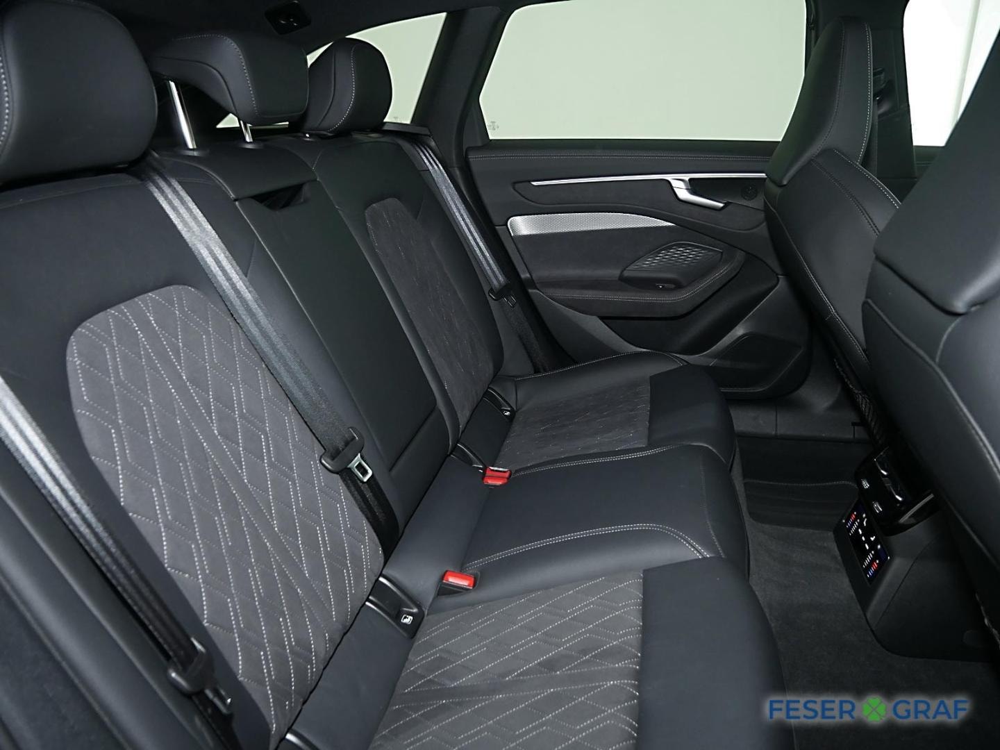 Bild über Audi A6 Avant TDI quattro 150 kW S tronic - für weitere Informationen kontaktieren Sie den Audi Partner