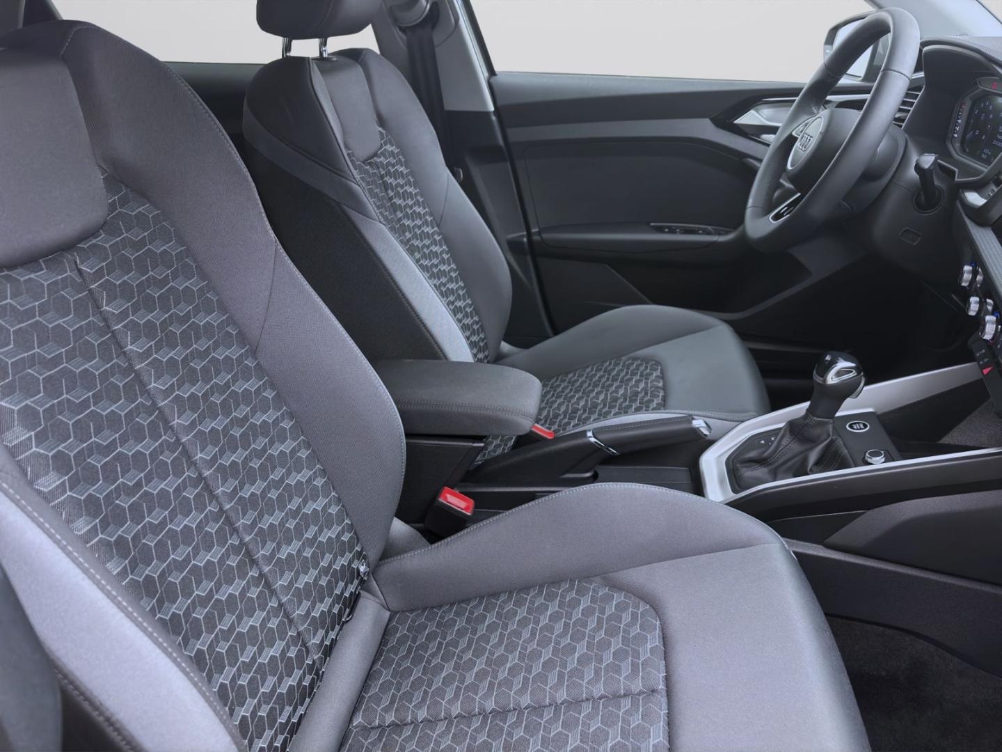 Bild über Audi A1 Sportback S line 25 TFSI S tronic - für weitere Informationen kontaktieren Sie den Audi Partner