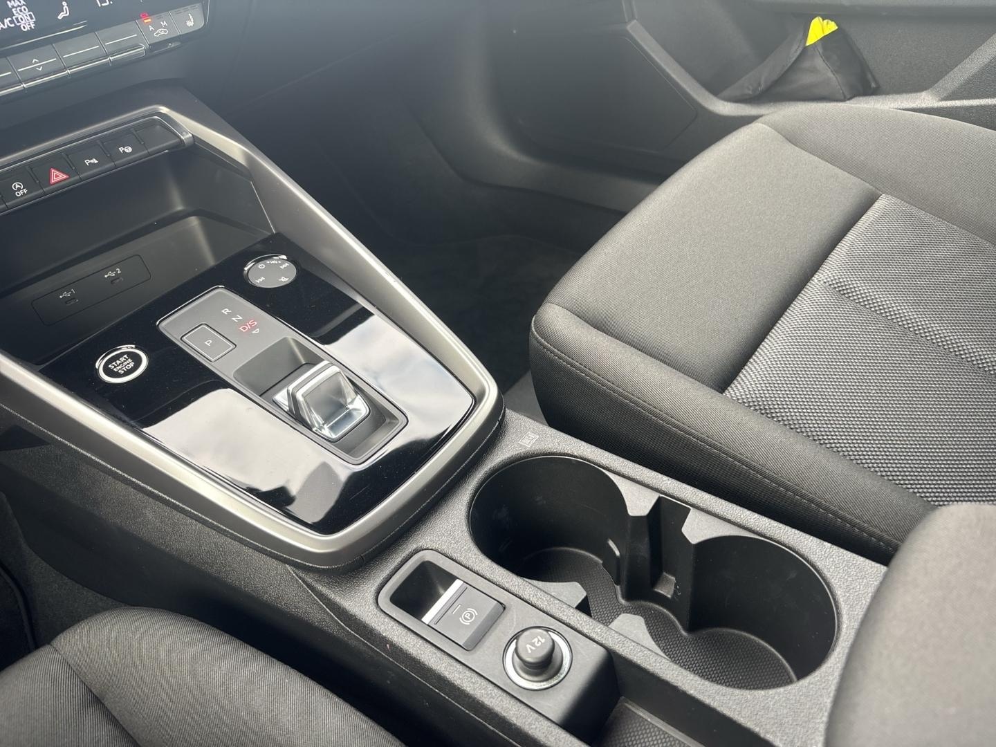 Bild über Audi A3 Sportback 35 TFSI S tronic - für weitere Informationen kontaktieren Sie den Audi Partner