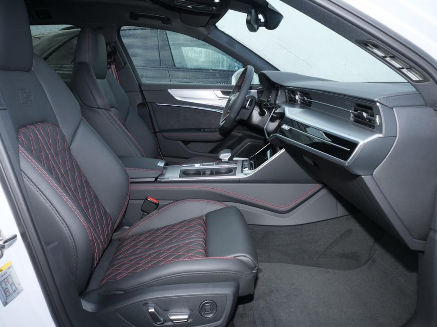 Bild über Audi S6 Avant TDI quattro tiptronic - für weitere Informationen kontaktieren Sie den Audi Partner