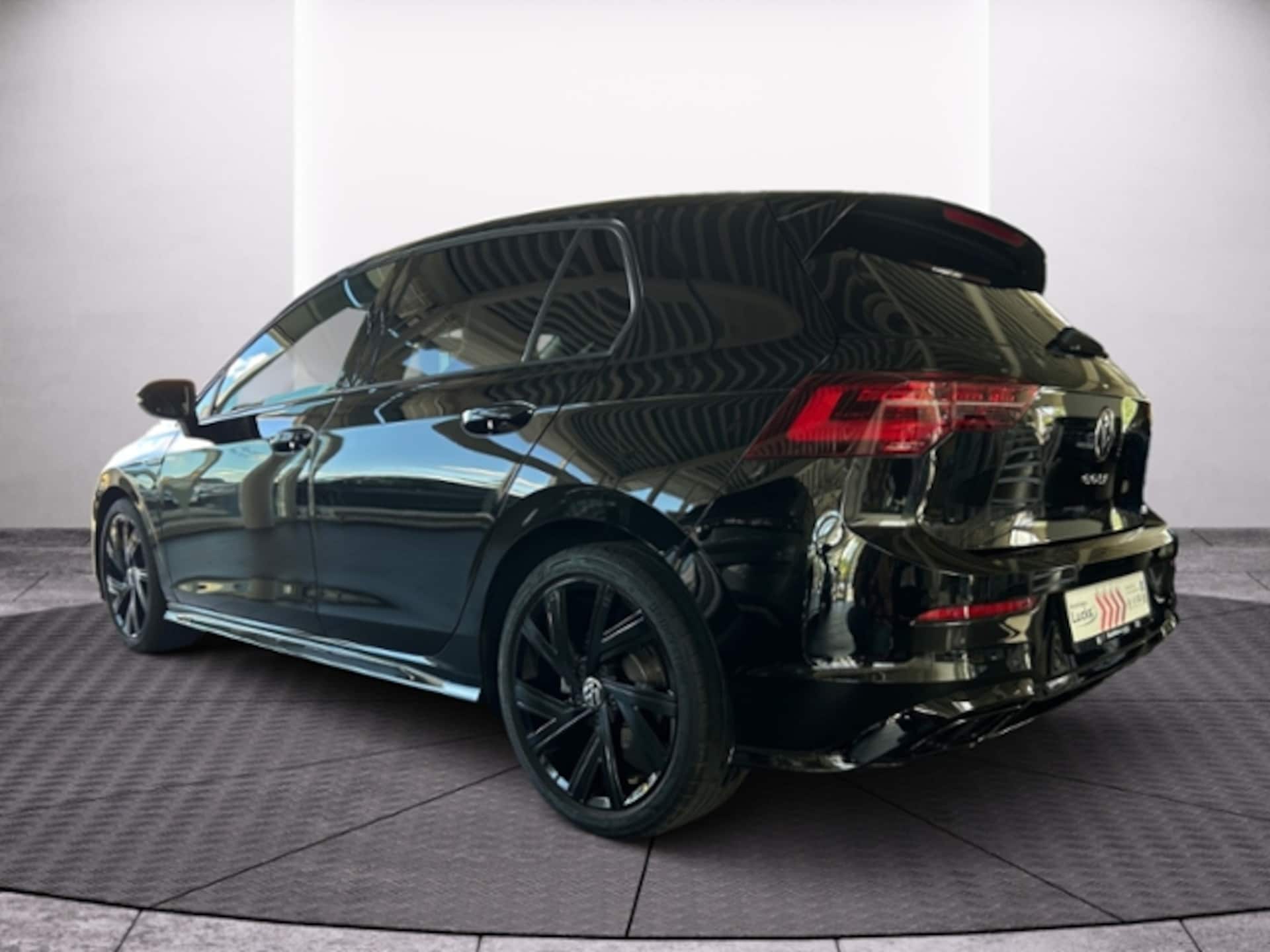 Volkswagen Golf R-Line