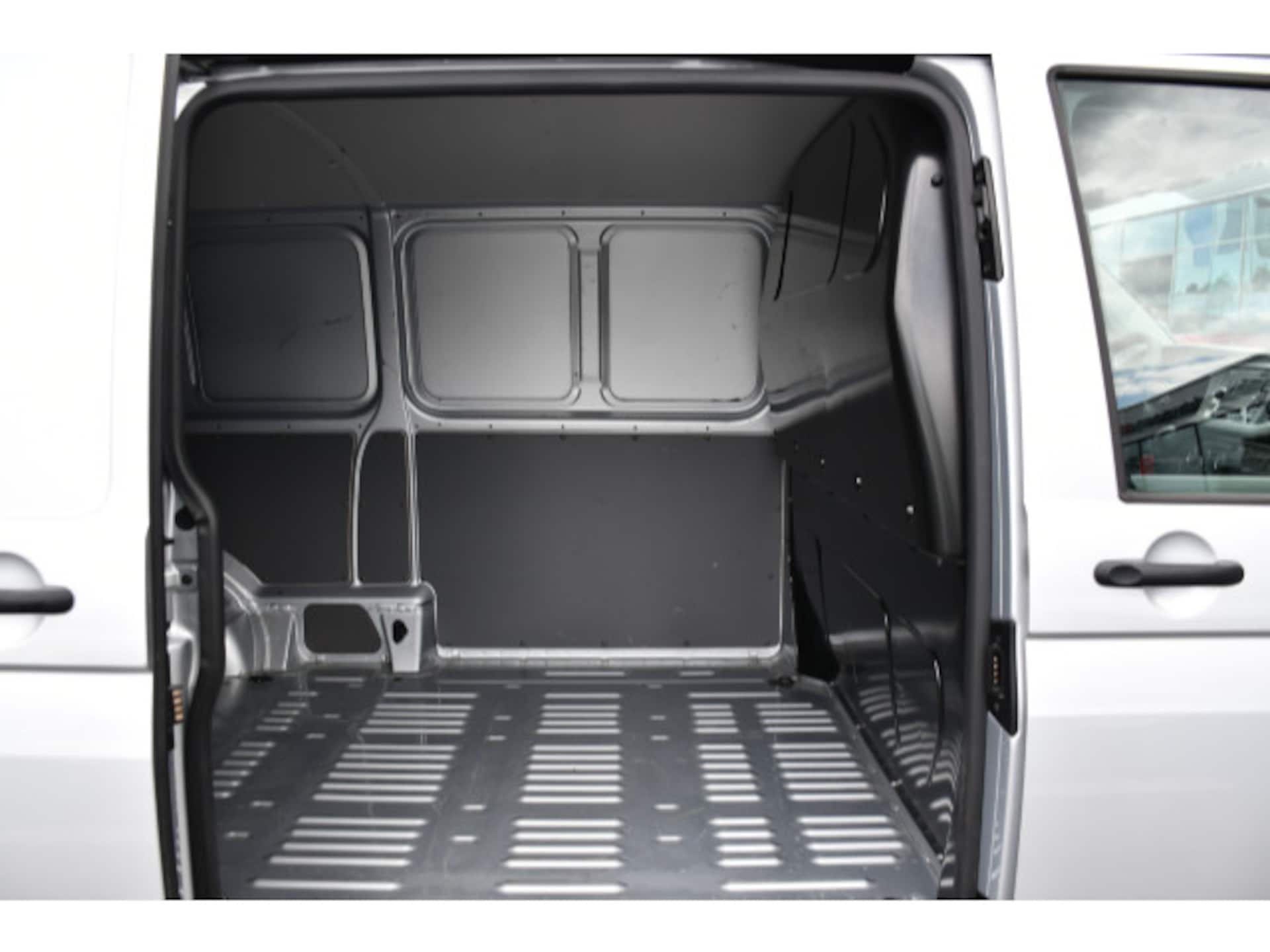 Volkswagen T6.1 Transporter Kasten langer Radstand
