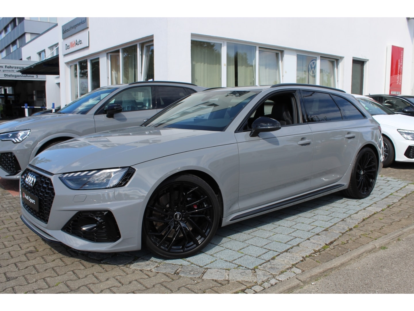 Image about Audi RS 4 Avant TFSI quattro tiptronic