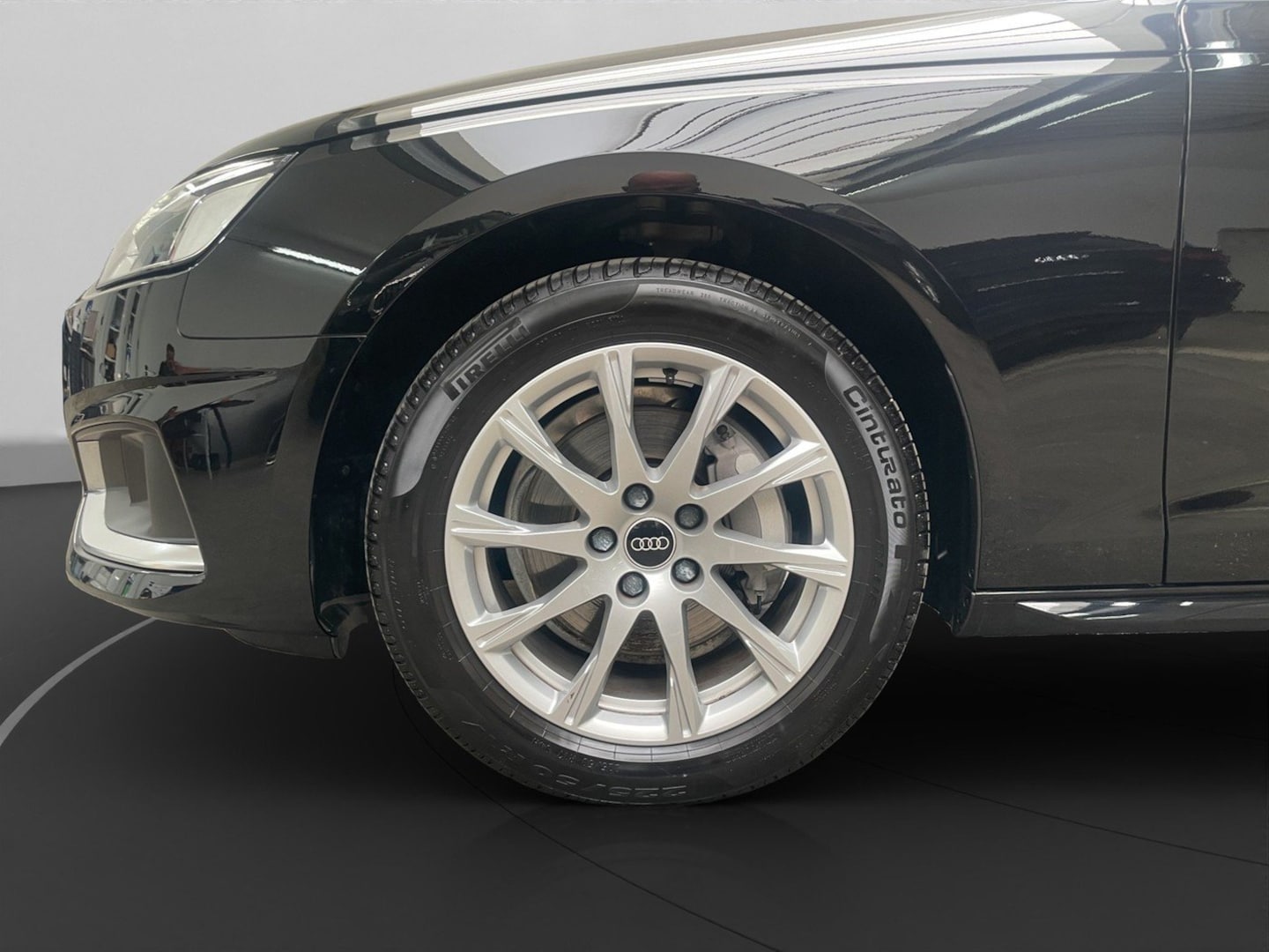 Bild über Audi A4 Avant advanced 40 TFSI S tronic - für weitere Informationen kontaktieren Sie den Audi Partner