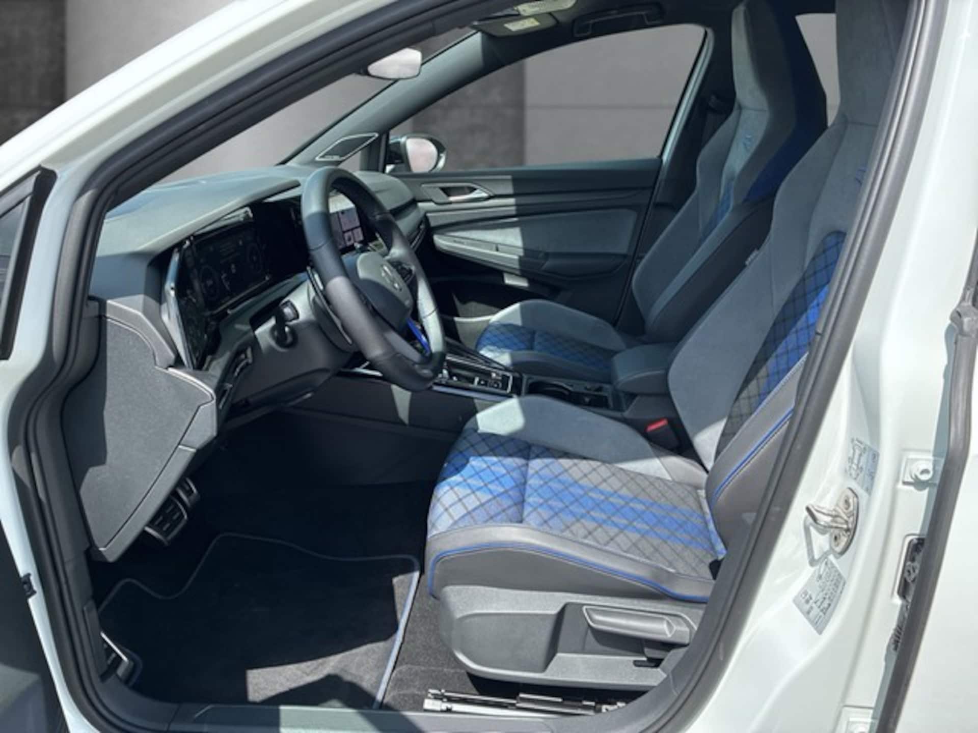 Volkswagen Golf Variant R