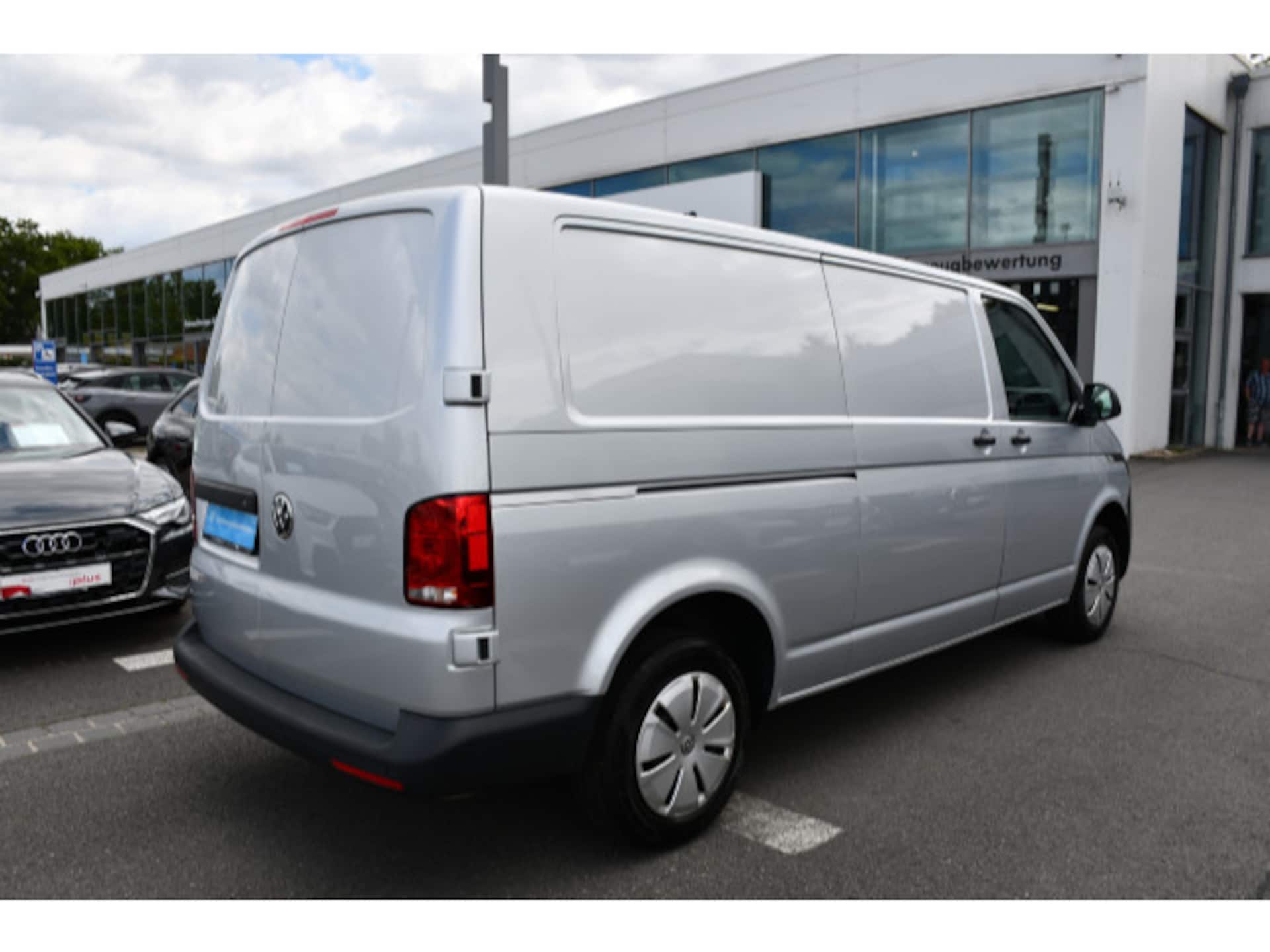 Volkswagen T6.1 Transporter Kasten langer Radstand