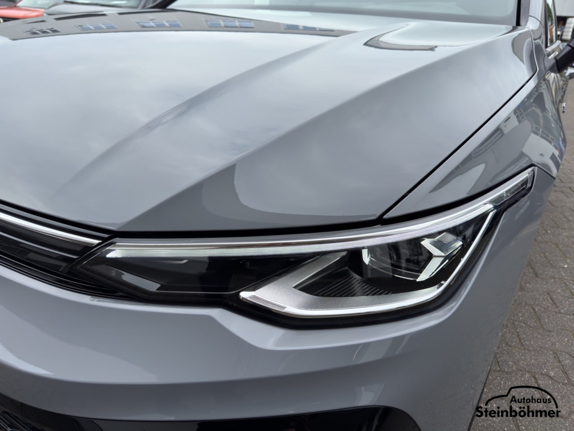 Volkswagen Golf R-Line