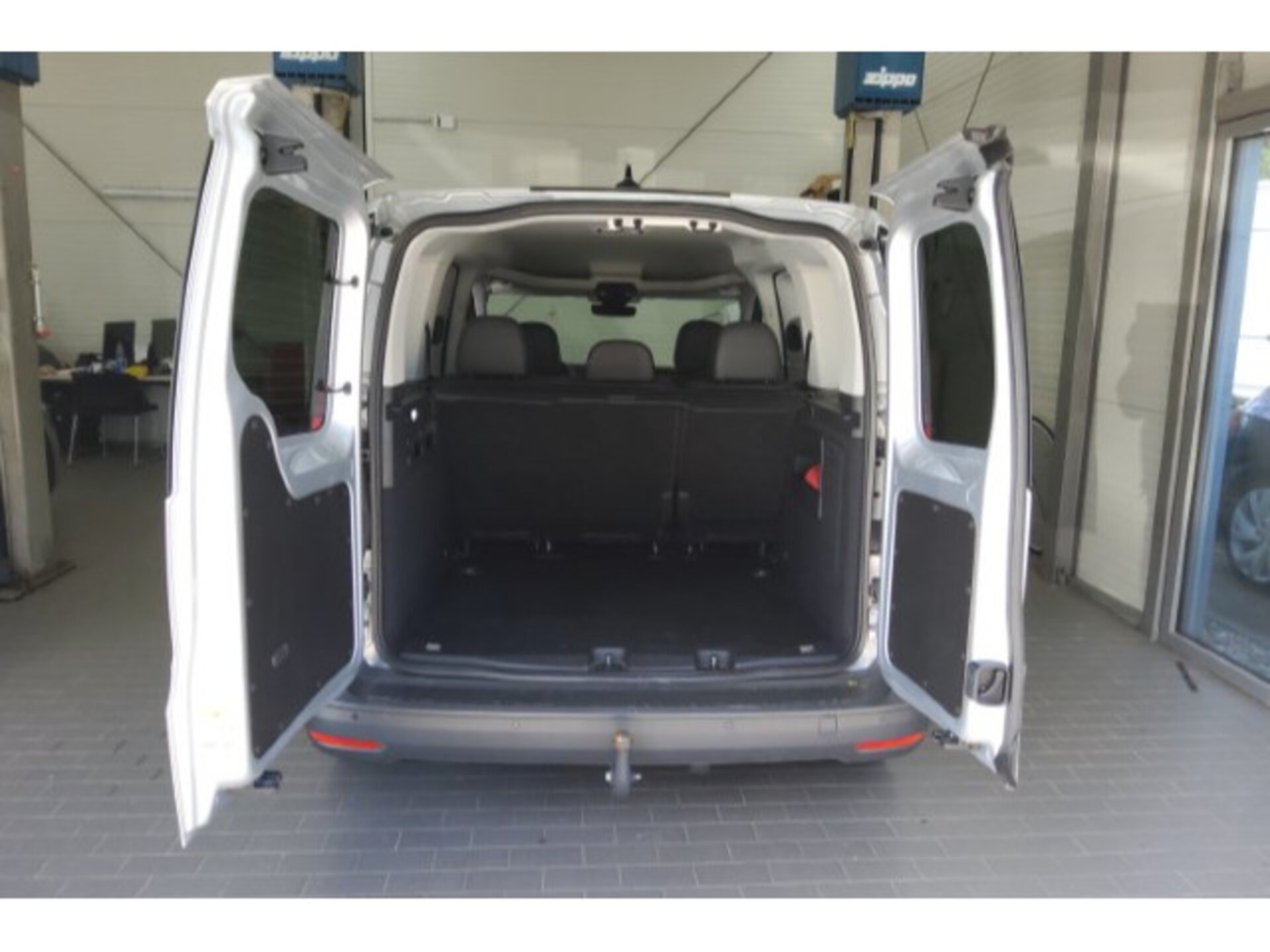 Volkswagen Caddy Basis-Modell