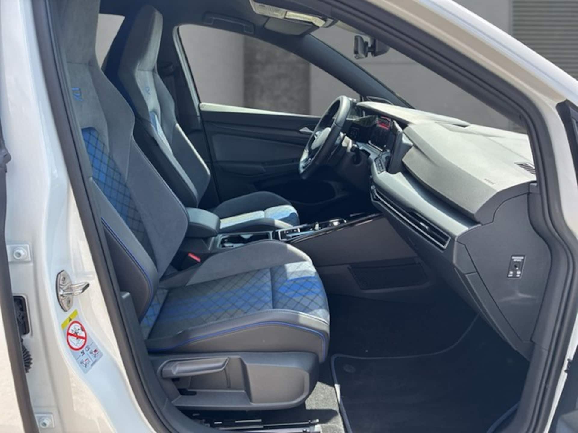 Volkswagen Golf Variant R