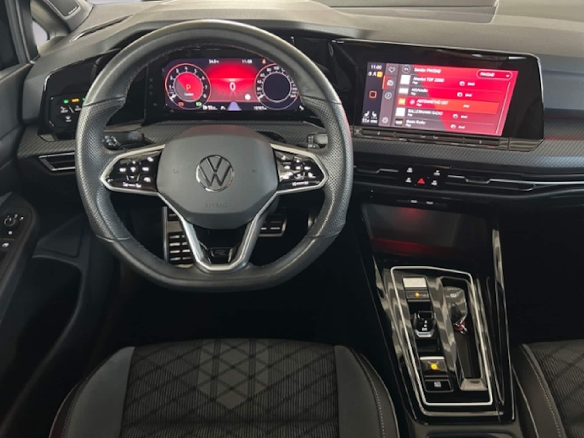 Volkswagen Golf R-Line