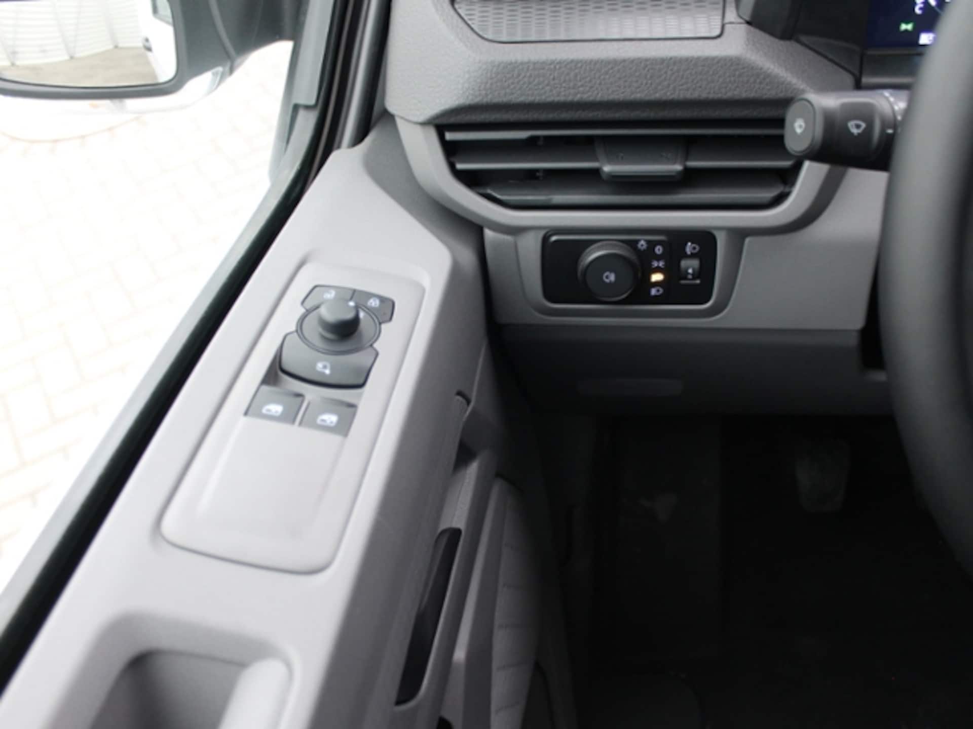 Volkswagen Transporter Kasten langer Radstand