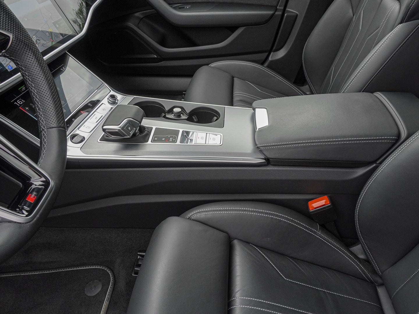 Bild über Audi A6 Avant TFSI e S line 55 TFSI e quattro S tronic - für weitere Informationen kontaktieren Sie den Audi Partner