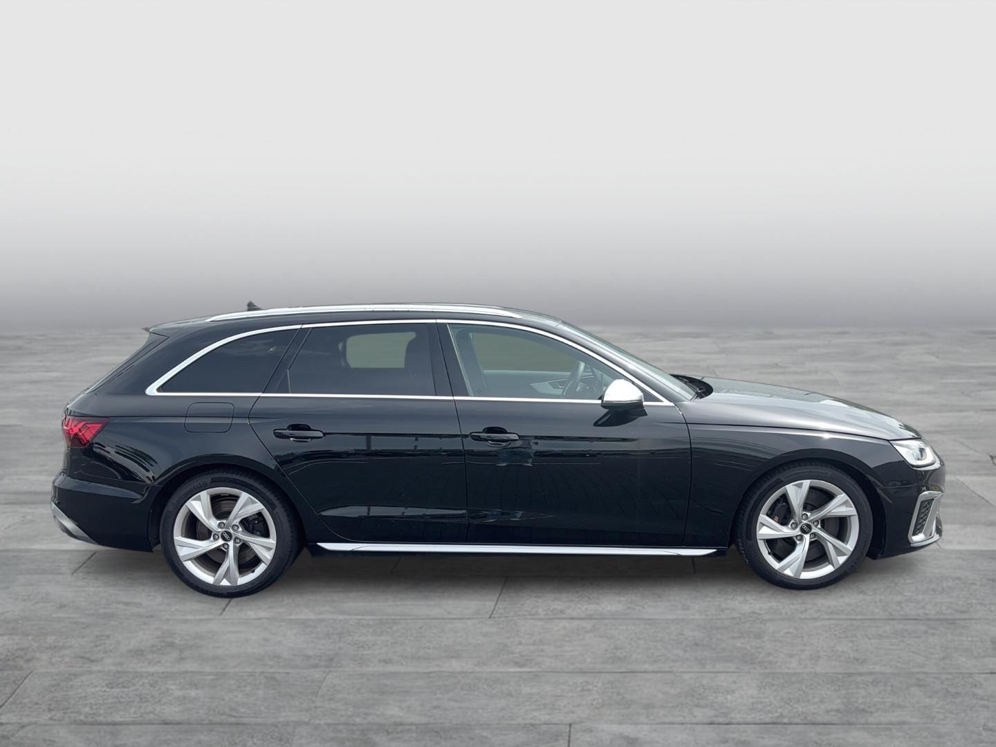 Bild über Audi S4 Avant TDI quattro tiptronic - für weitere Informationen kontaktieren Sie den Audi Partner