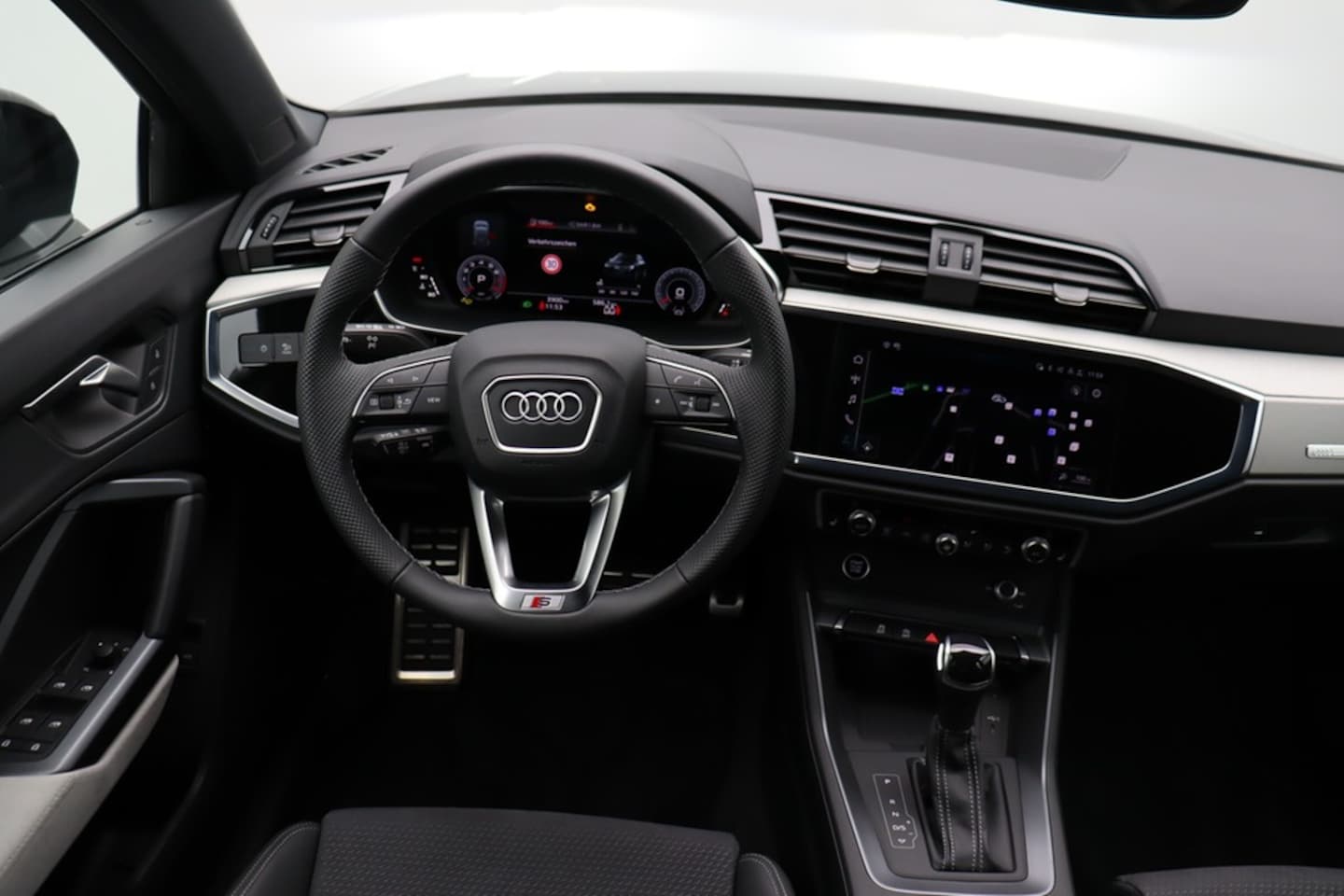 Bild über Audi Q3 advanced 35 TFSI S tronic - für weitere Informationen kontaktieren Sie den Audi Partner