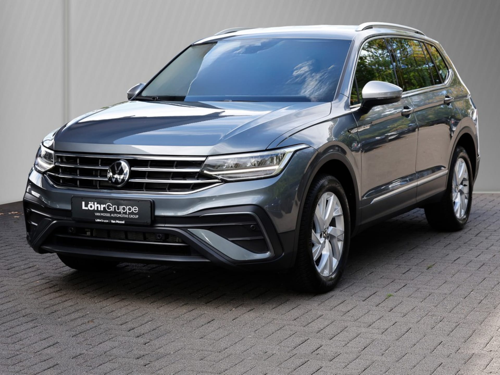 Volkswagen Tiguan Allspace — Volkswagen Tiguan Allspace Tiguan Allspace 1.5 TSI DSG Life 7Sitzer, AHK, ...
