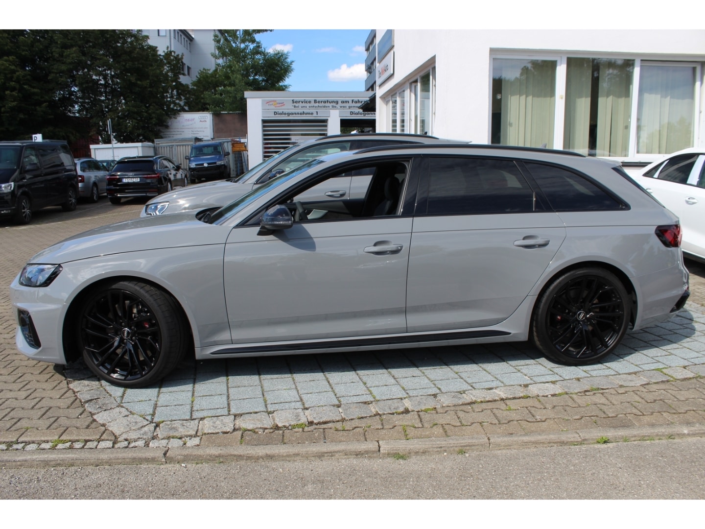Image about Audi RS 4 Avant TFSI quattro tiptronic