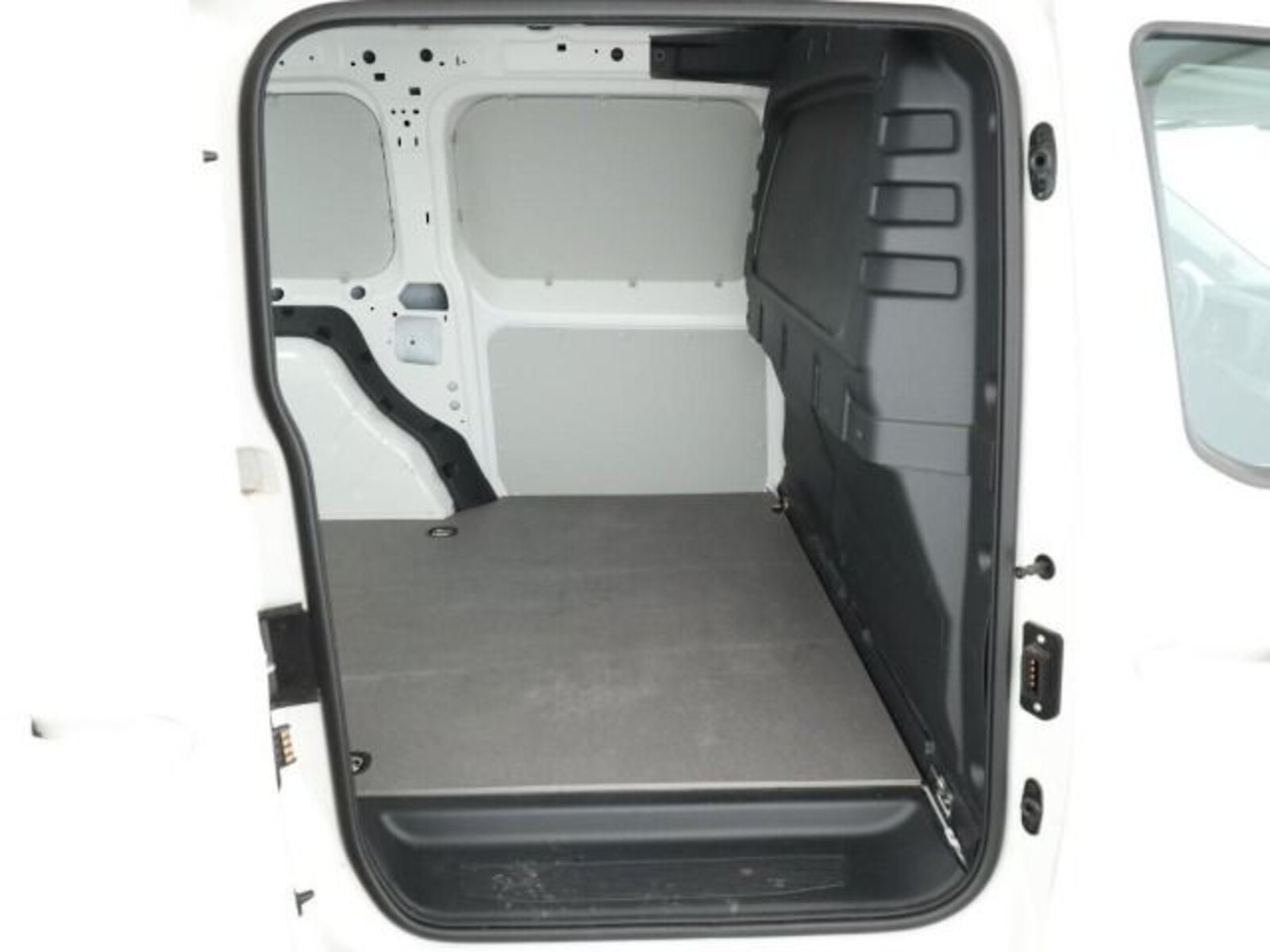 Volkswagen Caddy Maxi Cargo – Bild 8