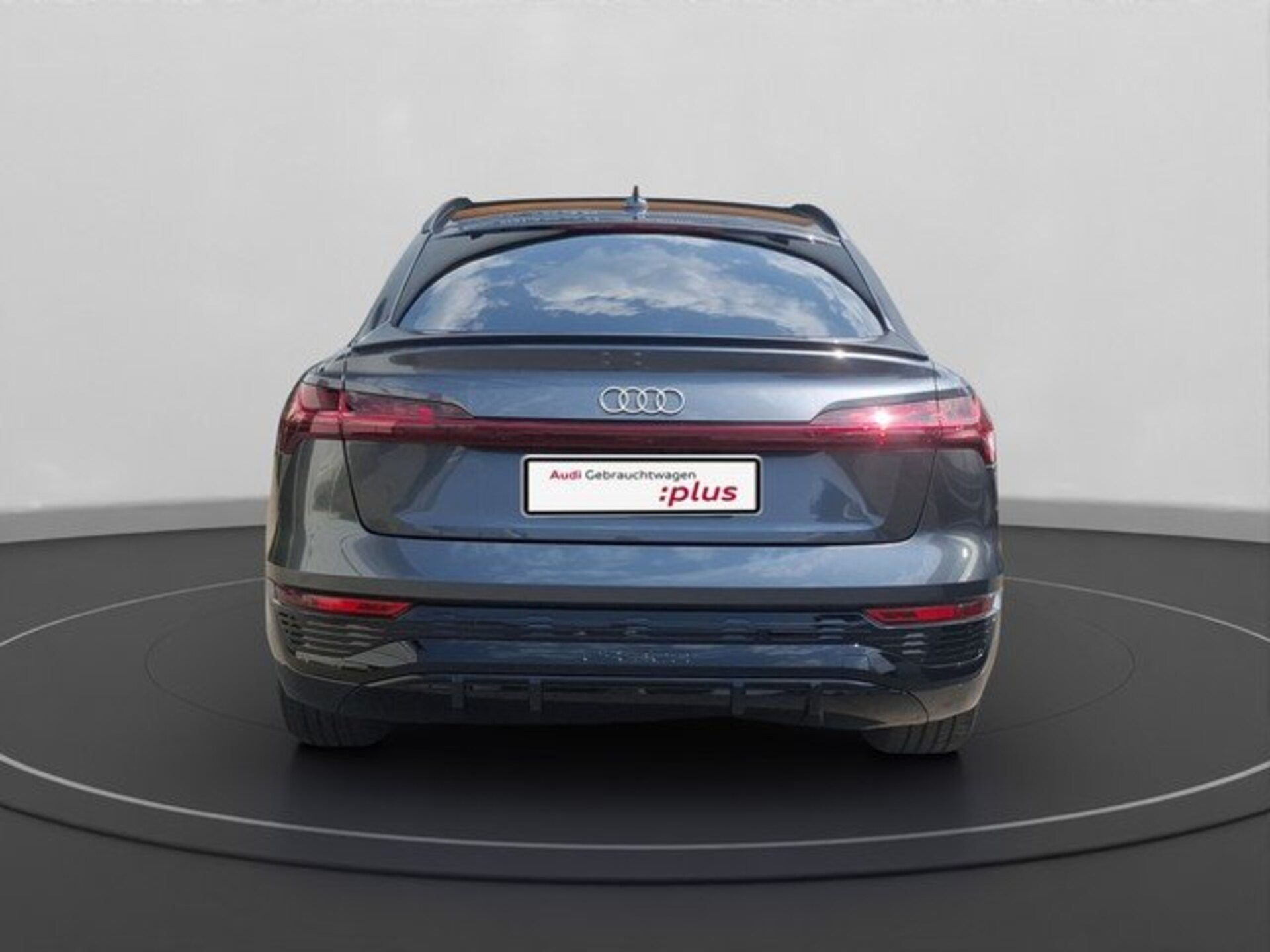 Audi Q8 Sportback e-tron S line