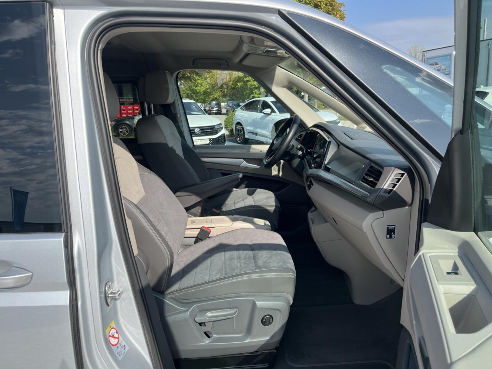 Volkswagen Multivan Langversion – Bild 13