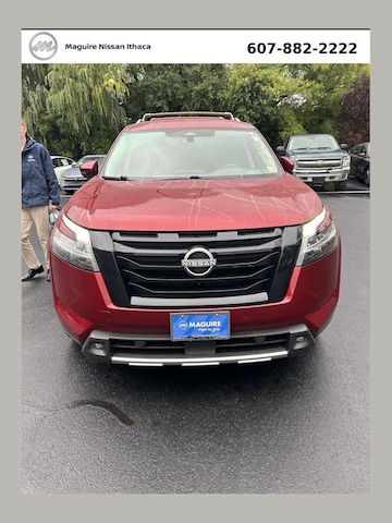 2023 Nissan Pathfinder SL