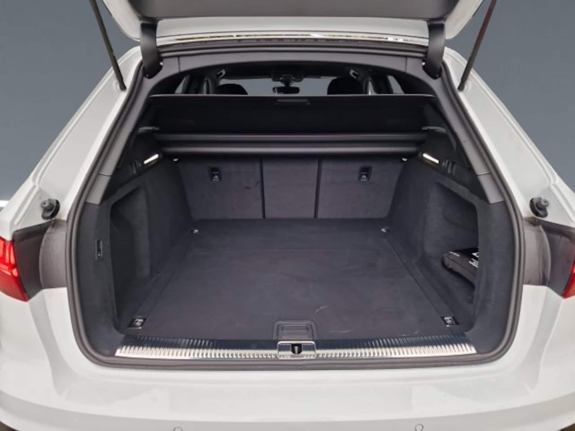 Audi A4 Avant S line