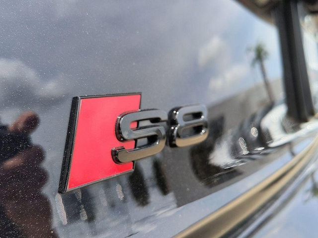 2025 Audi S8 L
