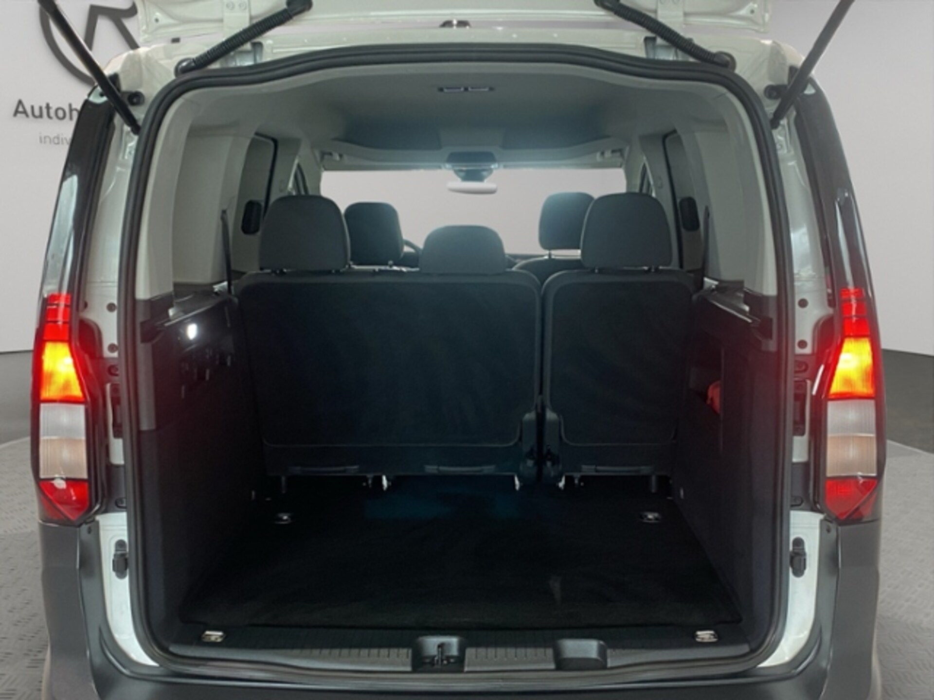 Volkswagen Caddy Kombi Basis-Modell
