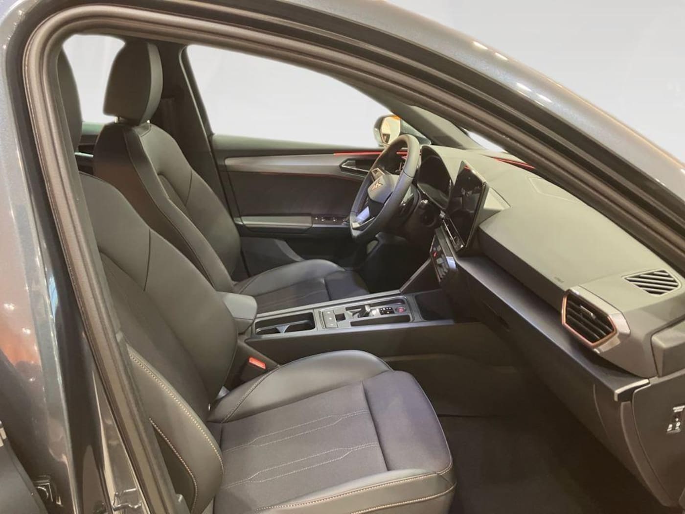 CUPRA Leon León 1.5 eTSI DSG 110 kW (150 CV) — photo 5