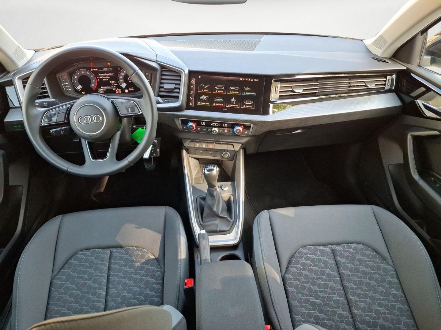 Bild über Audi A1 Sportback advanced 30 TFSI Schaltgetriebe - für weitere Informationen kontaktieren Sie den Audi Partner