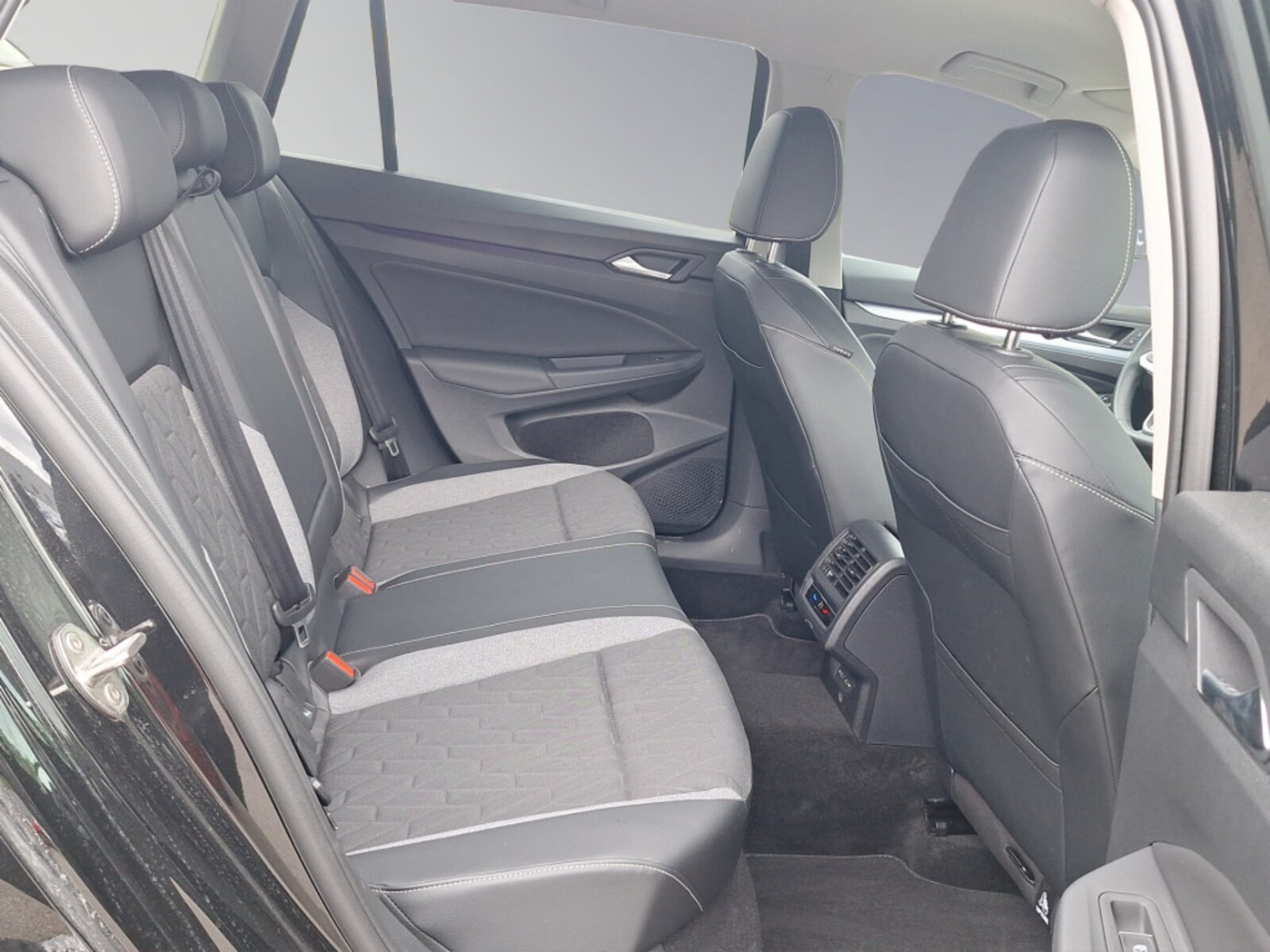 Volkswagen Golf Variant – Bild 18