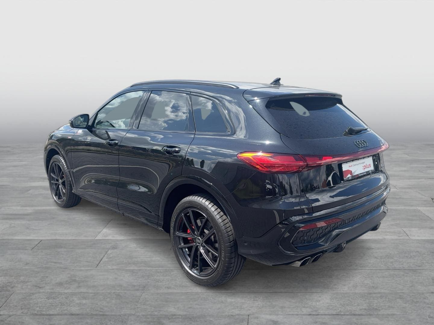 Bild über Audi Q5 SUV TDI quattro 150 kW S tronic - für weitere Informationen kontaktieren Sie den Audi Partner
