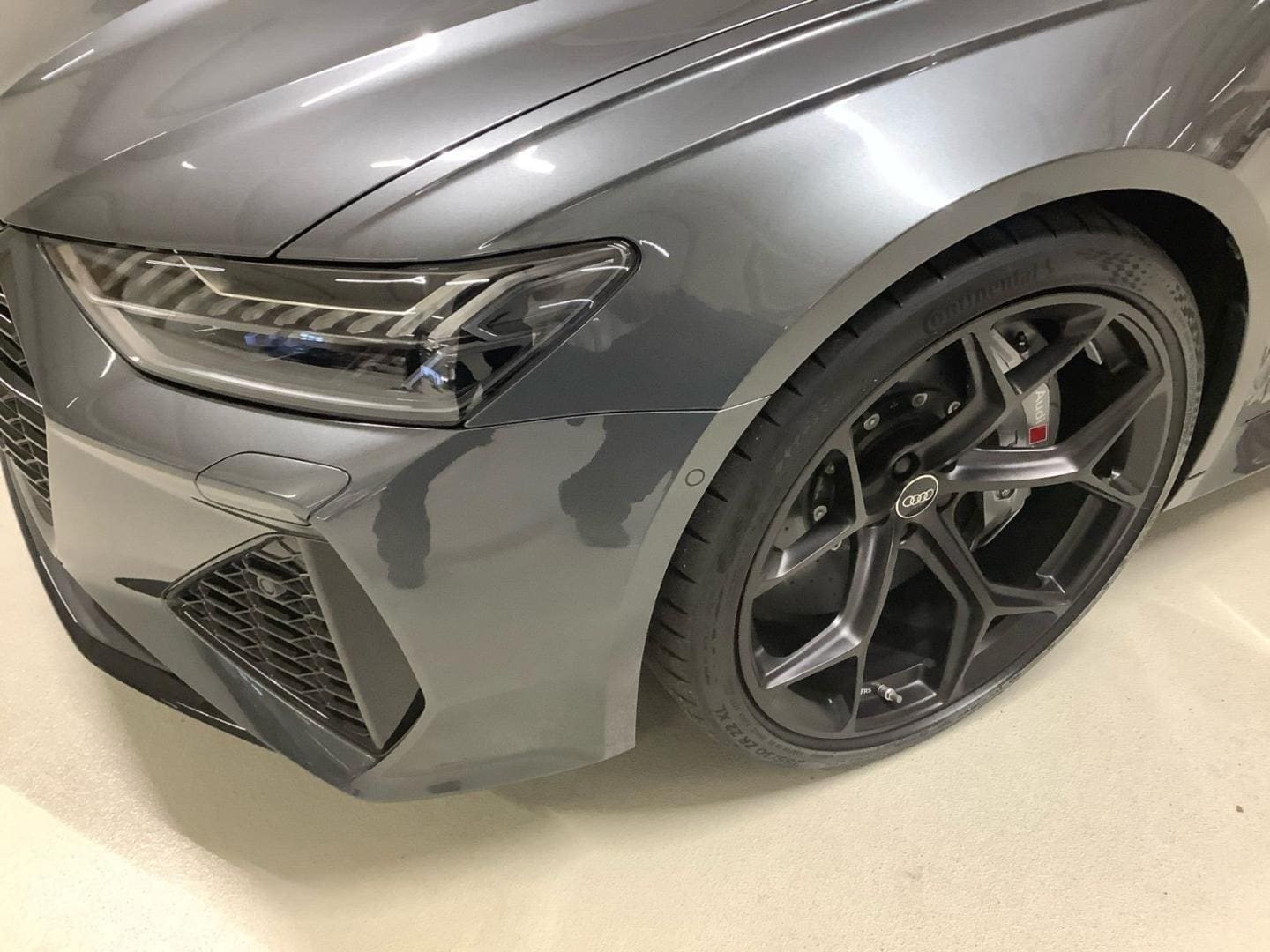 Bild über Audi RS 6 Avant performance quattro tiptronic - für weitere Informationen kontaktieren Sie den Audi Partner