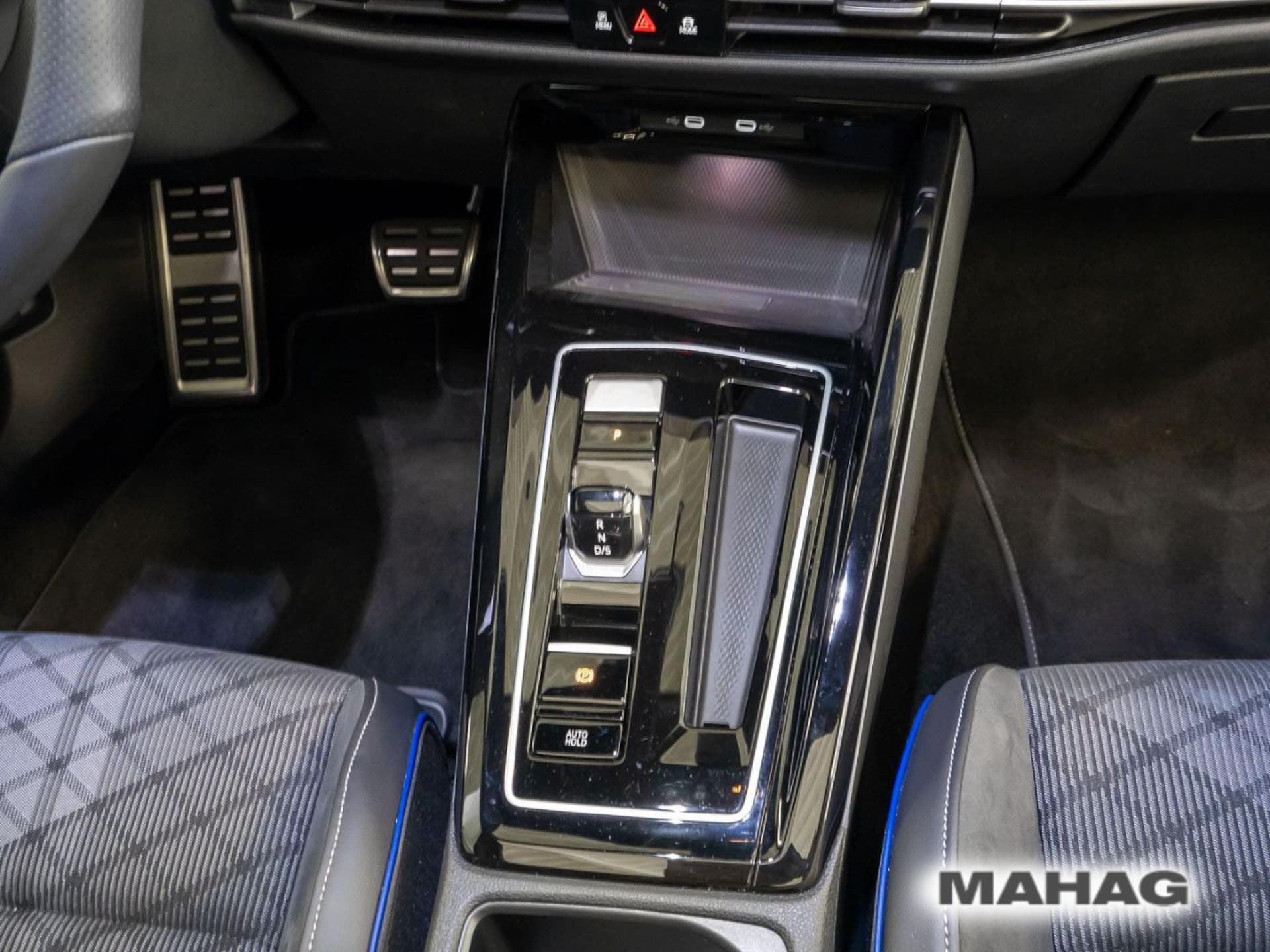 Volkswagen Golf Variant R-Line