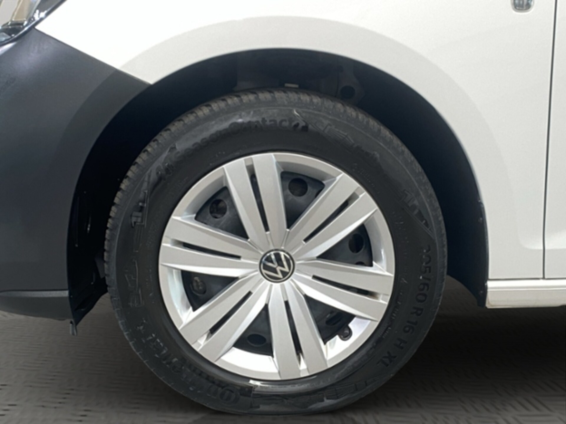 Volkswagen Caddy Kombi Basis-Modell