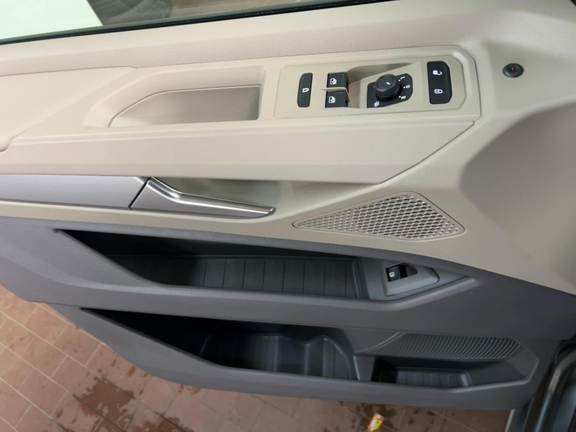 Volkswagen Multivan Basis-Modell