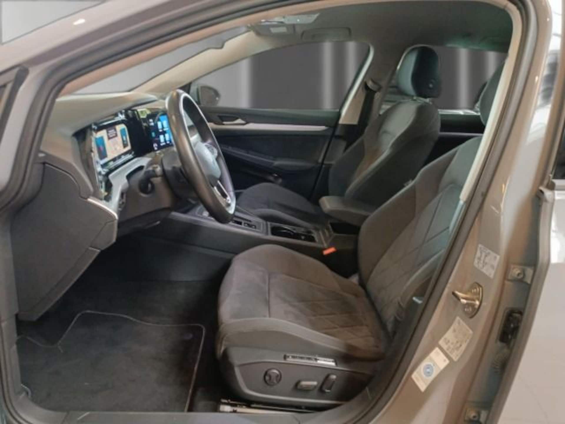 Volkswagen Golf Variant Life